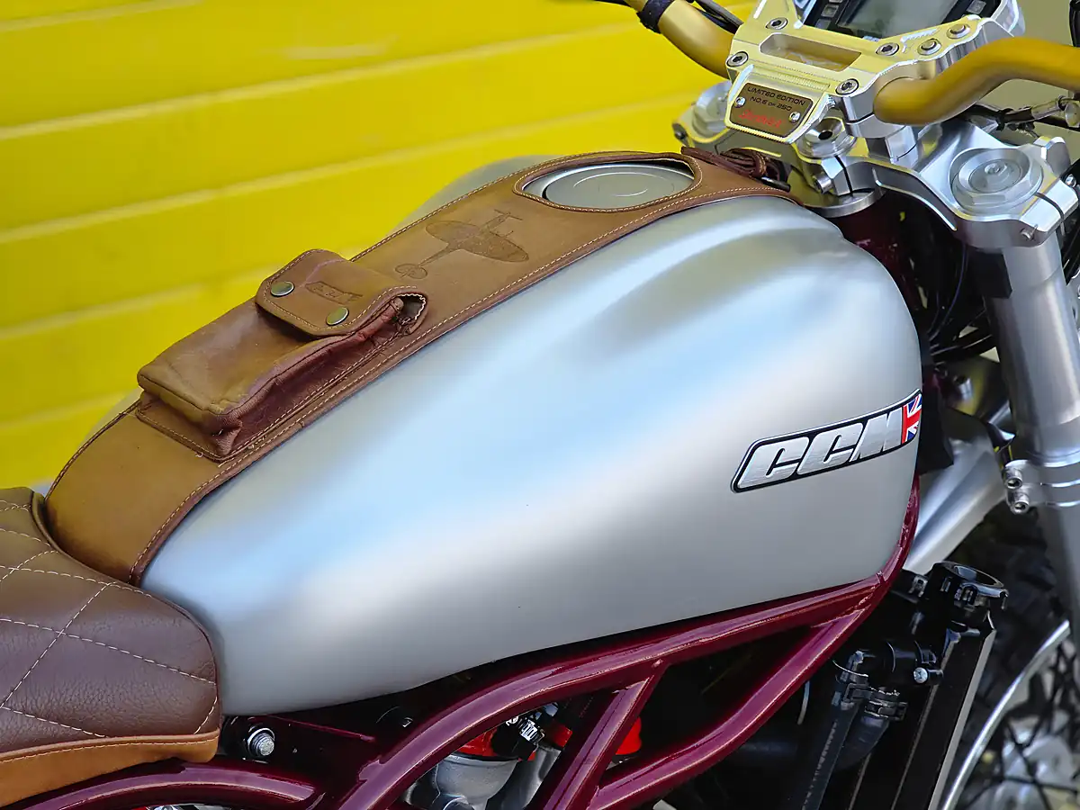 Used 2018 Ccm Spitfire Scrambler Gold - Interior and Exterior details 14