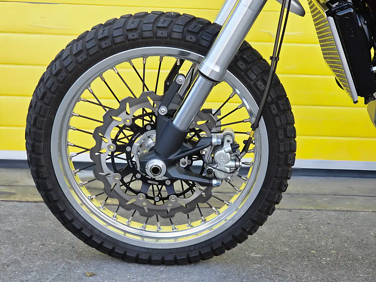 Used 2018 Ccm Spitfire Scrambler Gold - Interior and Exterior details 15