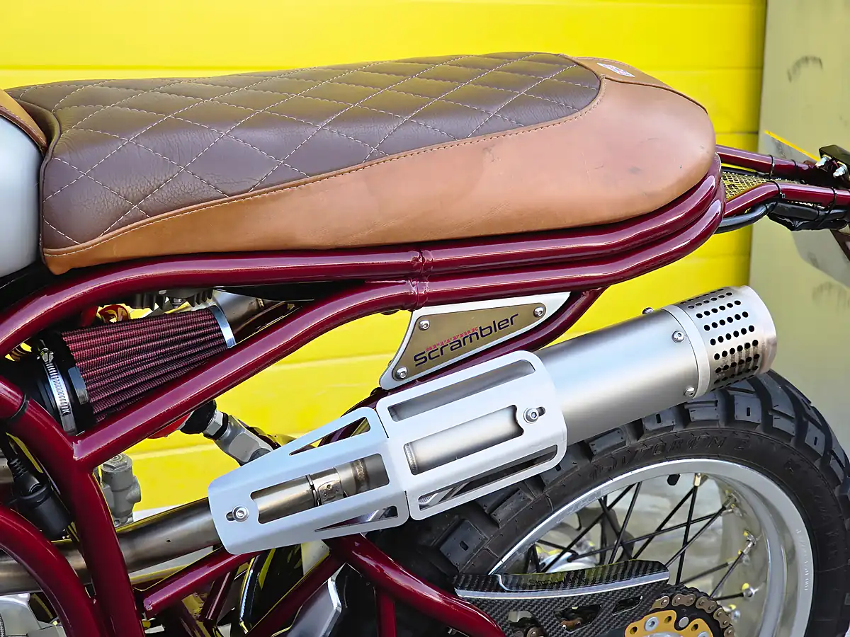 Used 2018 Ccm Spitfire Scrambler Gold - Interior and Exterior details 18