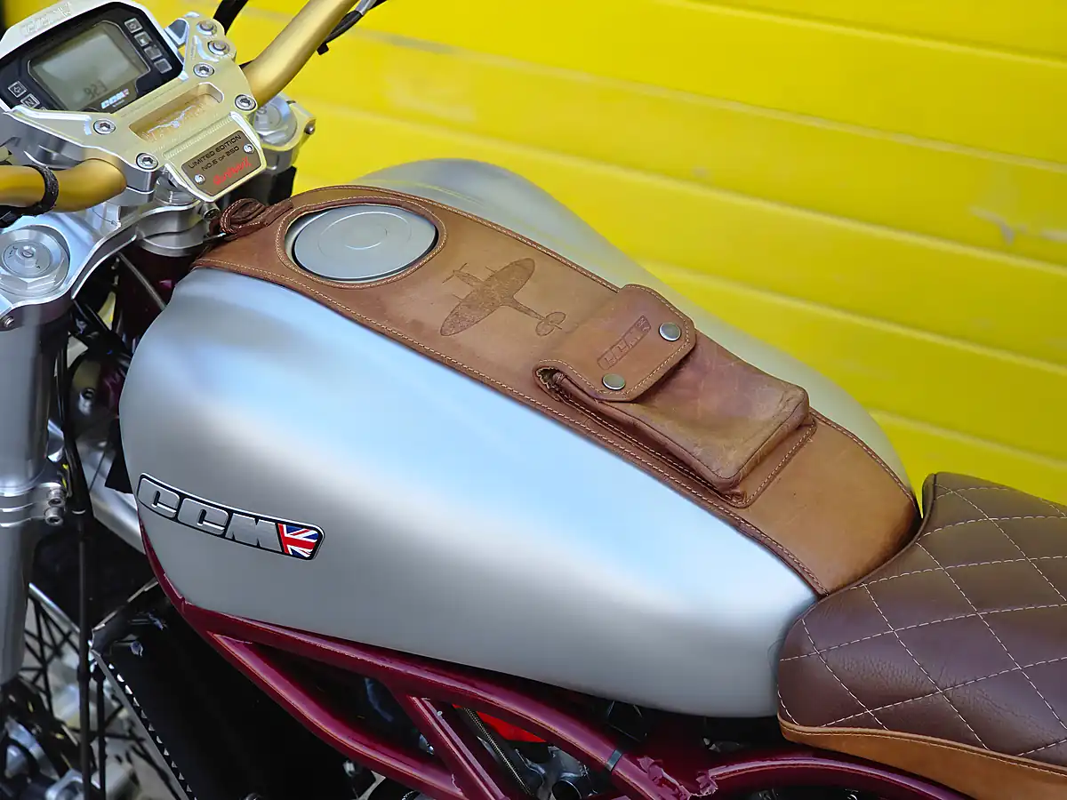 Used 2018 Ccm Spitfire Scrambler Gold - Interior and Exterior details 19