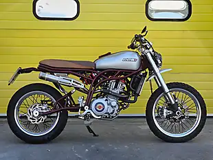 Used 2018 Ccm Spitfire Scrambler Gold - Interior and Exterior details 2