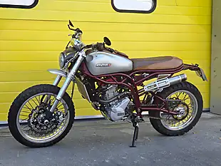 Used 2018 Ccm Spitfire Scrambler Gold - Interior and Exterior details 7