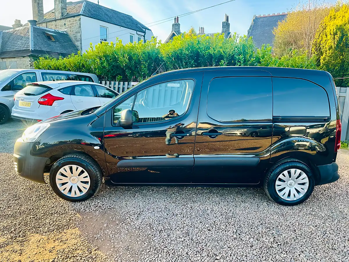 Used 2018 Citroen Berlingo 625 Enterprise Black - Interior and Exterior details 7