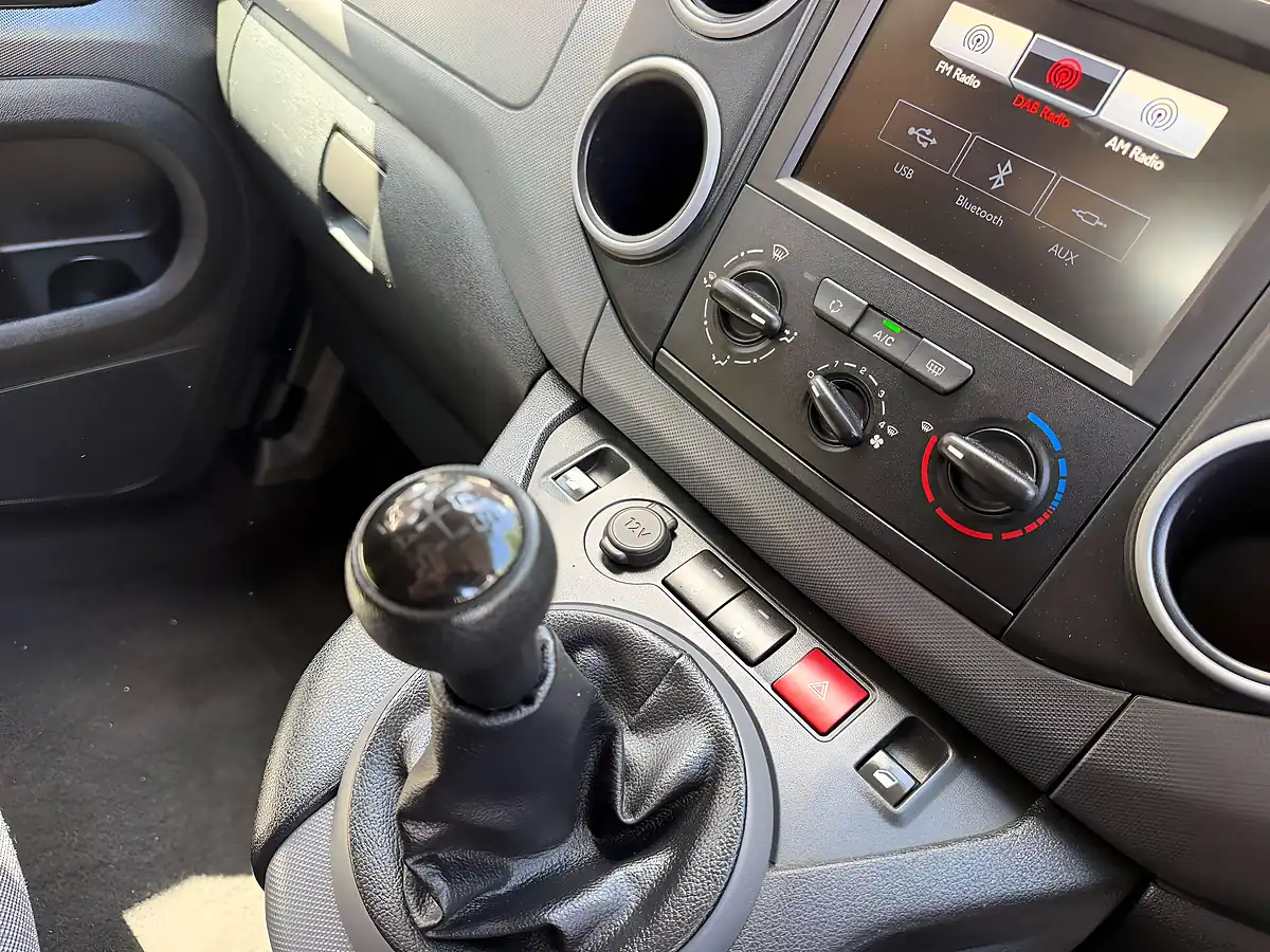 Used 2018 Citroen Berlingo 625 Enterprise Blue Silver - Interior and Exterior details 16