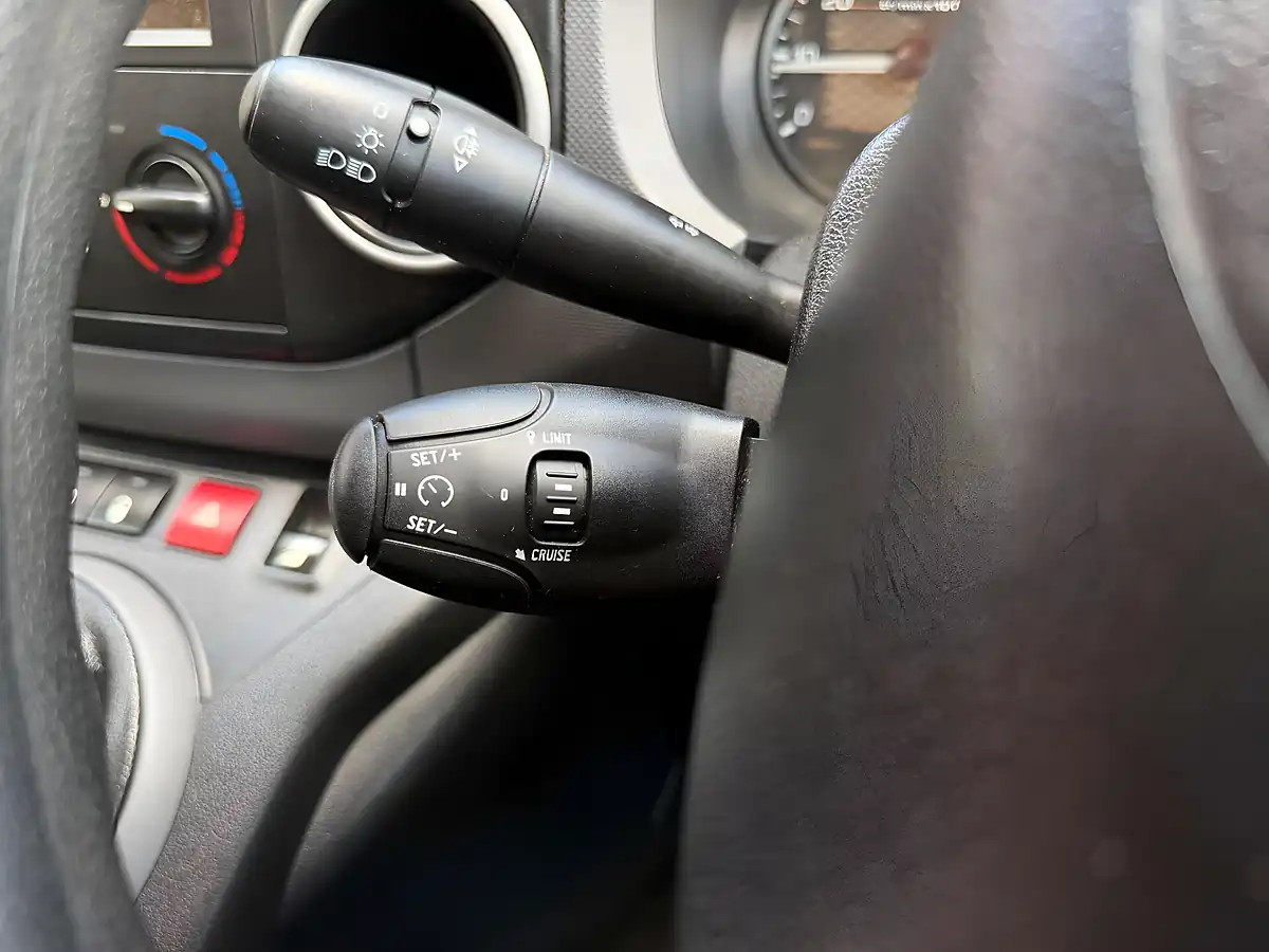 Used 2018 Citroen Berlingo 625 Enterprise Blue Silver - Interior and Exterior details 18