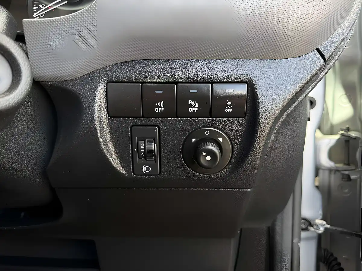 Used 2018 Citroen Berlingo 625 Enterprise Blue Silver - Interior and Exterior details 19