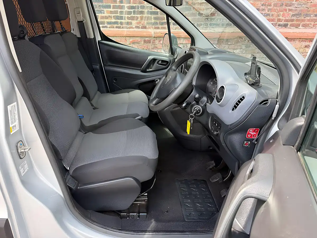 Used 2018 Citroen Berlingo 625 Enterprise Blue Silver - Interior and Exterior details 7