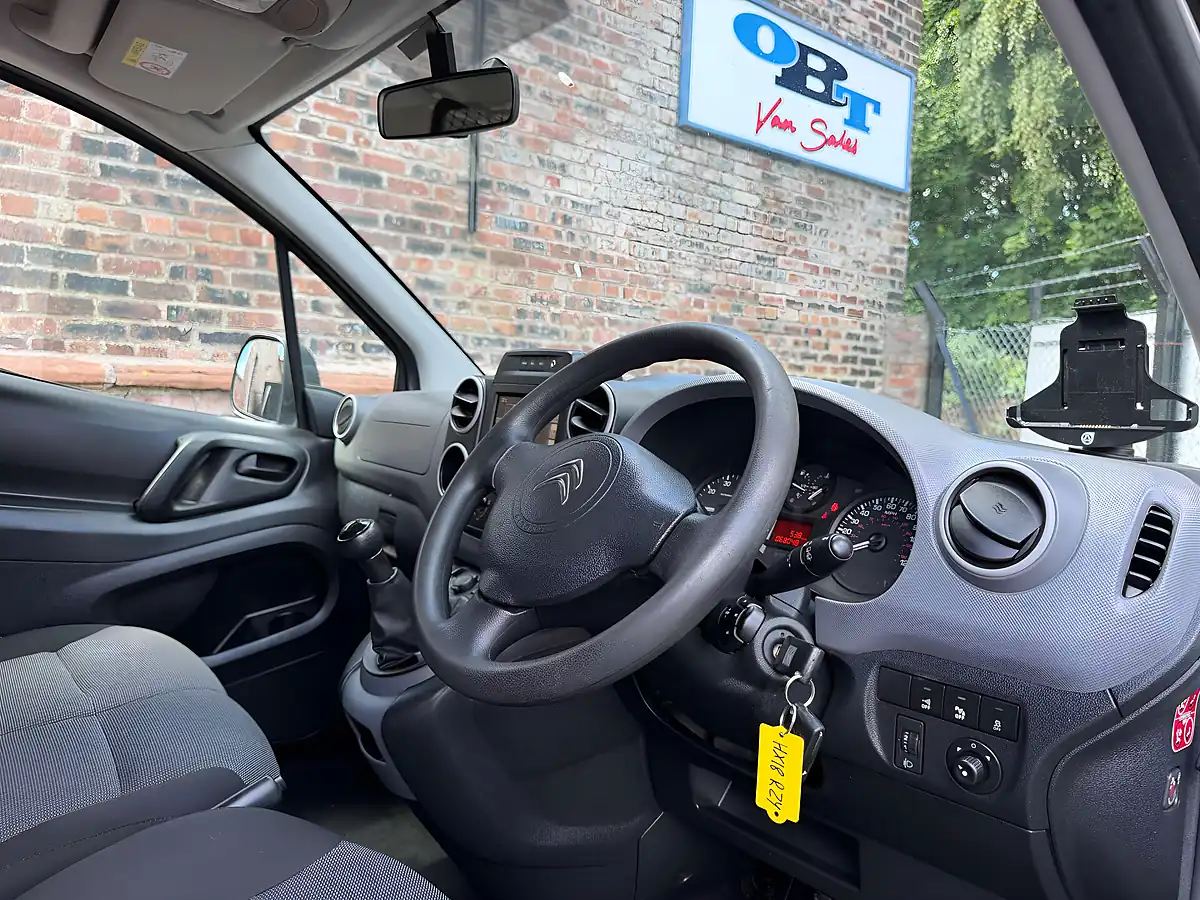 Used 2018 Citroen Berlingo 625 Enterprise Blue Silver - Interior and Exterior details 8