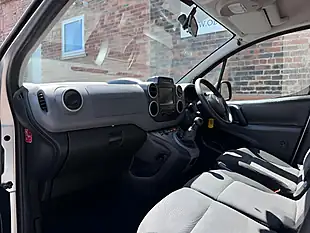 Used 2018 Citroen Berlingo 625 Enterprise Blue Silver - Interior and Exterior details 9