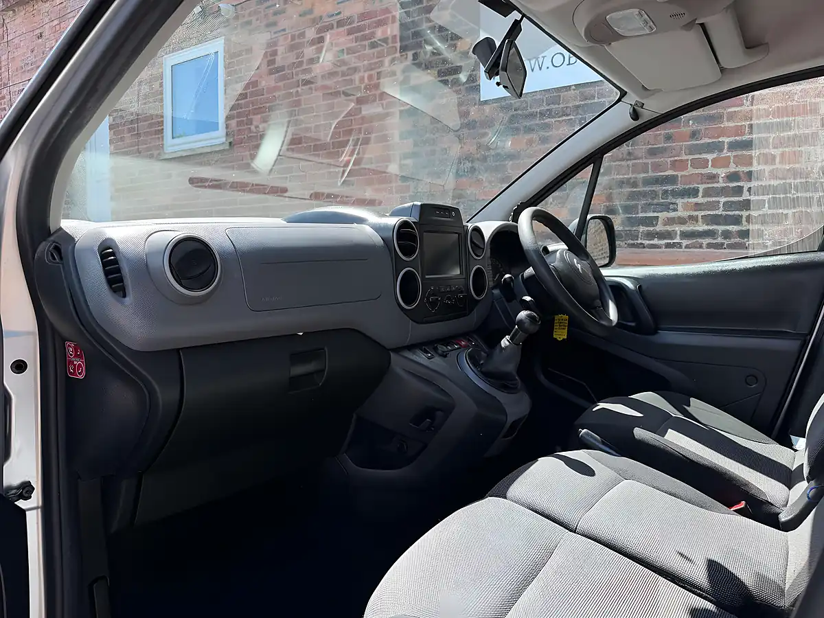 Used 2018 Citroen Berlingo 625 Enterprise Blue Silver - Interior and Exterior details 9