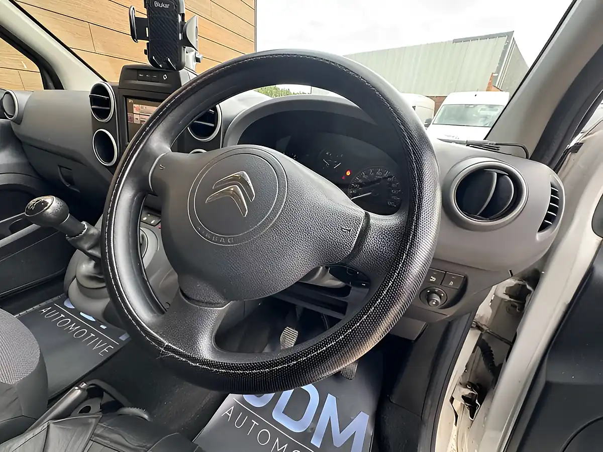 Used 2018 Citroen Berlingo 625 Enterprise Blue White - Interior and Exterior details 15
