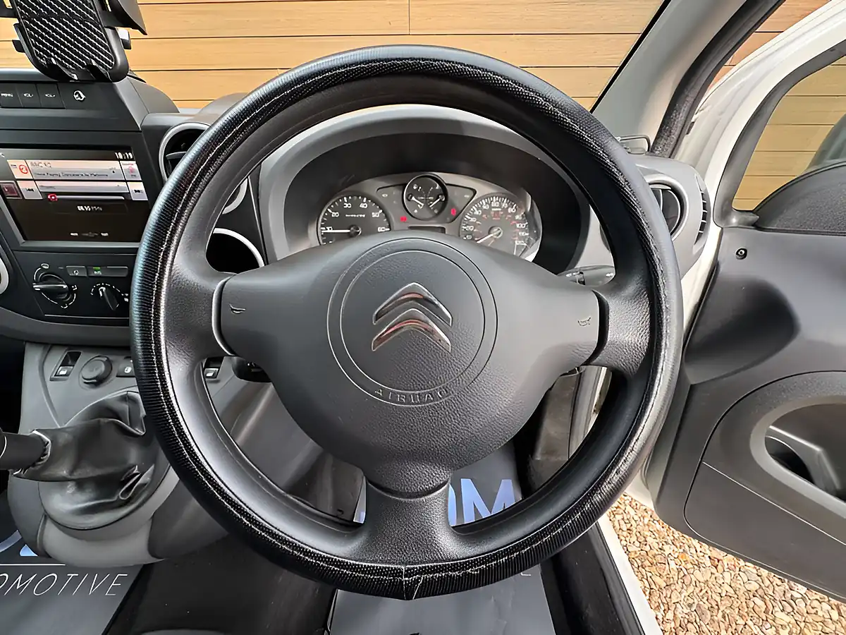 Used 2018 Citroen Berlingo 625 Enterprise Blue White - Interior and Exterior details 16
