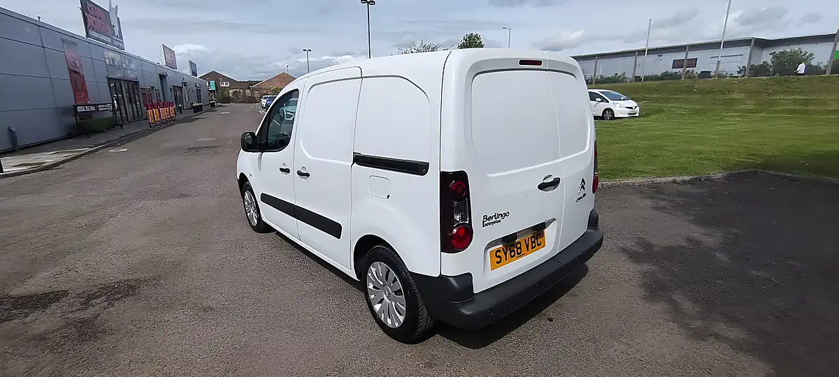 Used 2018 Citroen Berlingo 625 Enterprise Panel Van White - Interior and Exterior details 3
