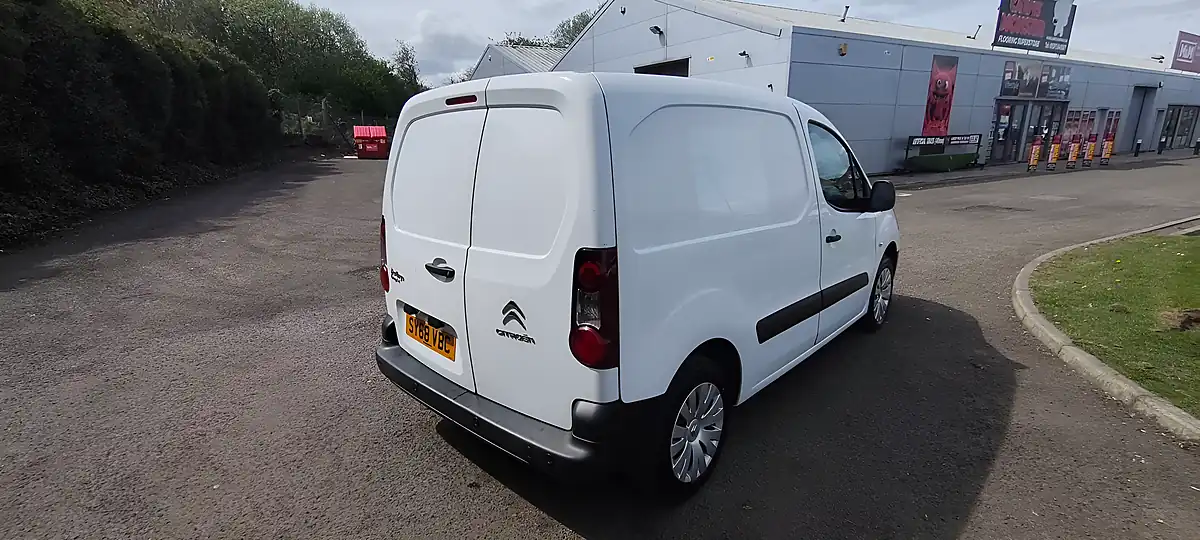 Used 2018 Citroen Berlingo 625 Enterprise Panel Van White - Interior and Exterior details 5