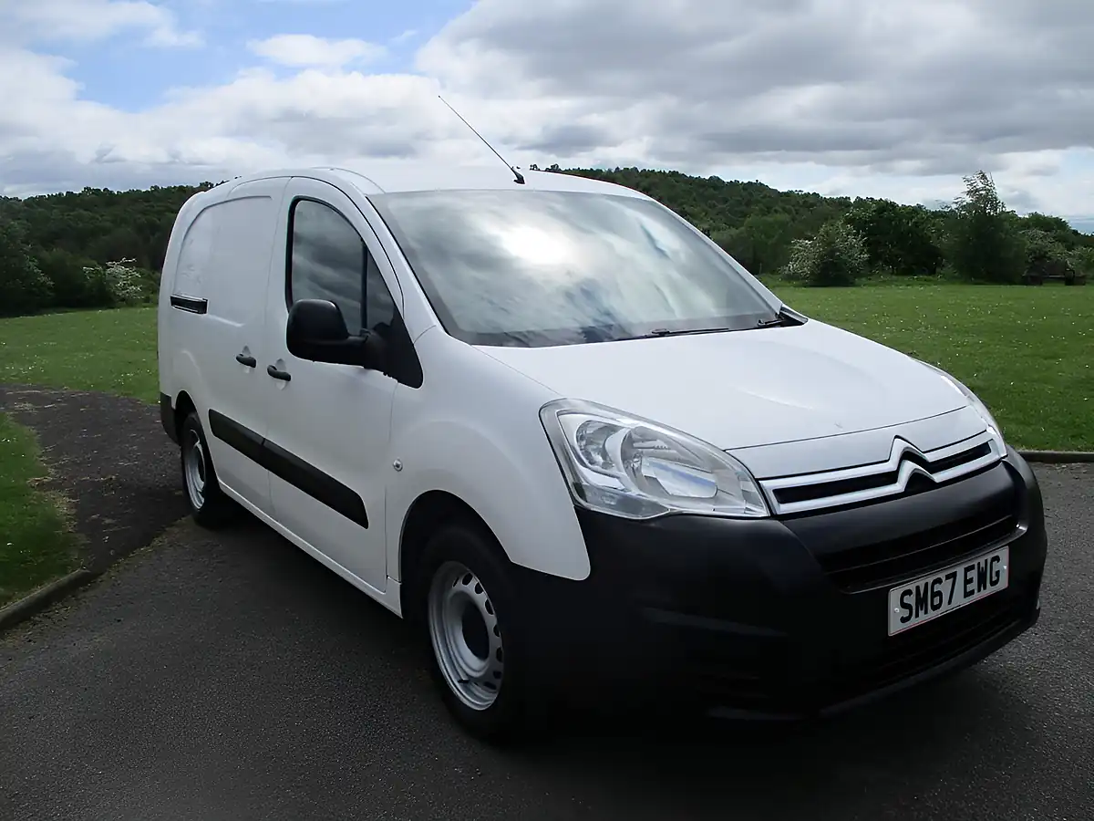 Used 2018 Citroen Berlingo 725 X Crew Van L2 White - Front View