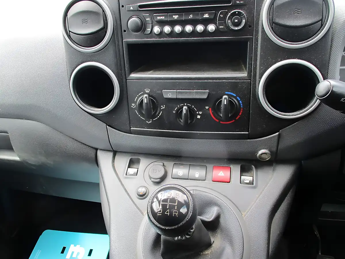 Used 2018 Citroen Berlingo 725 X Crew Van L2 White - Interior and Exterior details 11