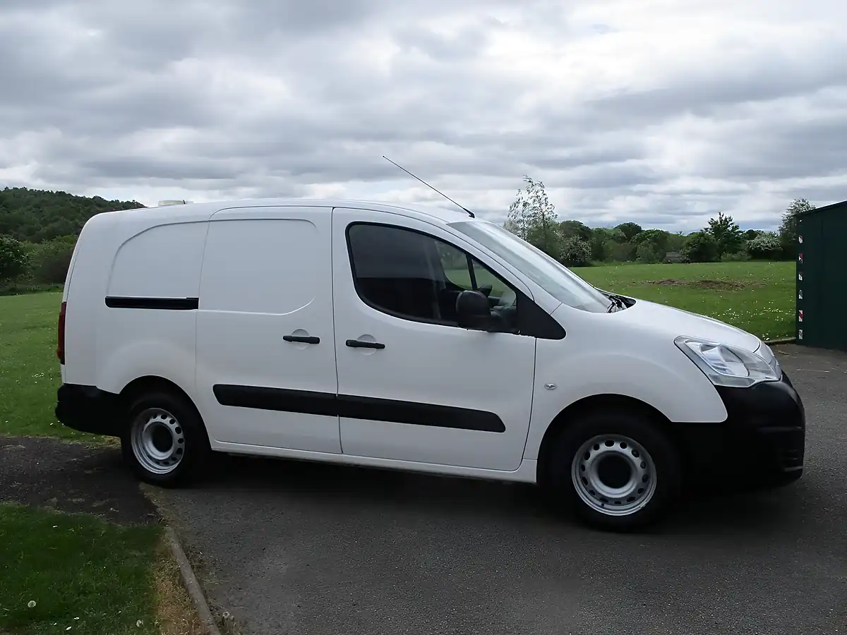 Used 2018 Citroen Berlingo 725 X Crew Van L2 White - Interior and Exterior details 3