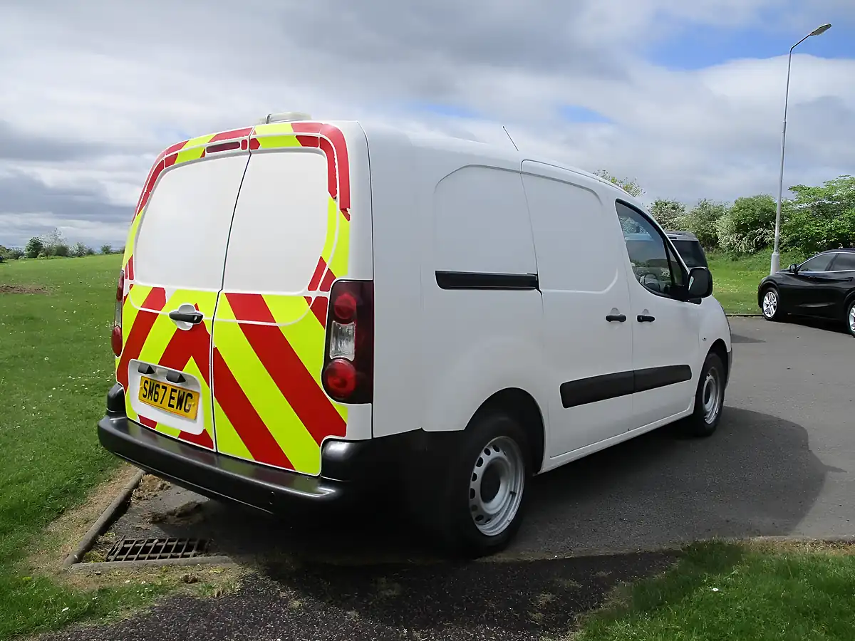 Used 2018 Citroen Berlingo 725 X Crew Van L2 White - Interior and Exterior details 8