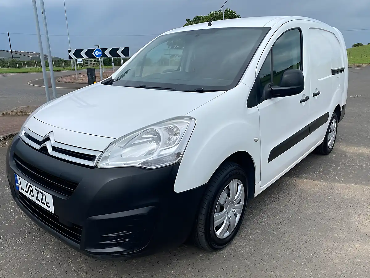 Used 2018 Citroen Berlingo 750 Lx Lwb White - Interior and Exterior details 14