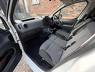 Used 2018 Citroen Berlingo 850 Enterprise Blue White - Interior and Exterior details 11