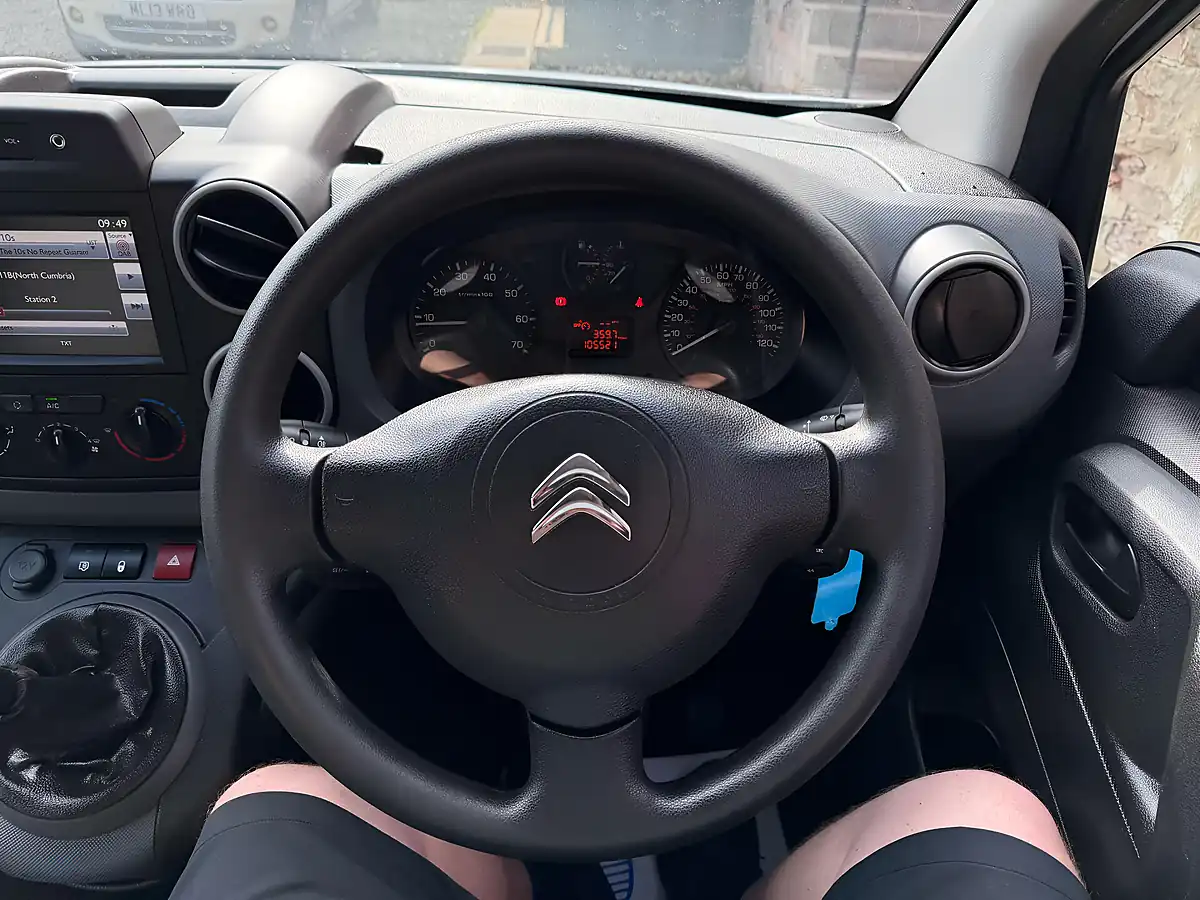 Used 2018 Citroen Berlingo 850 Enterprise Blue White - Interior and Exterior details 12