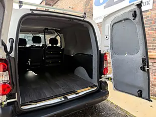 Used 2018 Citroen Berlingo 850 Enterprise Blue White - Interior and Exterior details 15