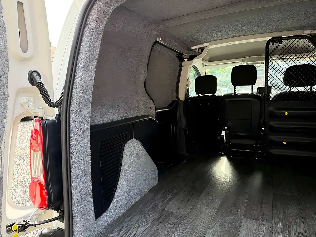 Used 2018 Citroen Berlingo 850 Enterprise Blue White - Interior and Exterior details 17