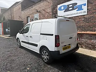 Used 2018 Citroen Berlingo 850 Enterprise Blue White - Interior and Exterior details 5