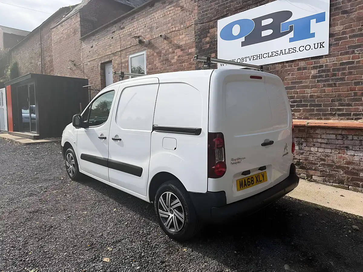 Used 2018 Citroen Berlingo 850 Enterprise Blue White - Interior and Exterior details 5