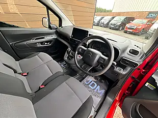 Used 2018 Citroen Berlingo 950 Enterprise Blue Red - Interior and Exterior details 17