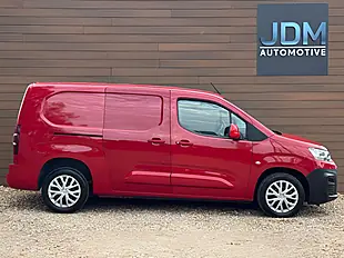 Used 2018 Citroen Berlingo 950 Enterprise Blue Red - Interior and Exterior details 2