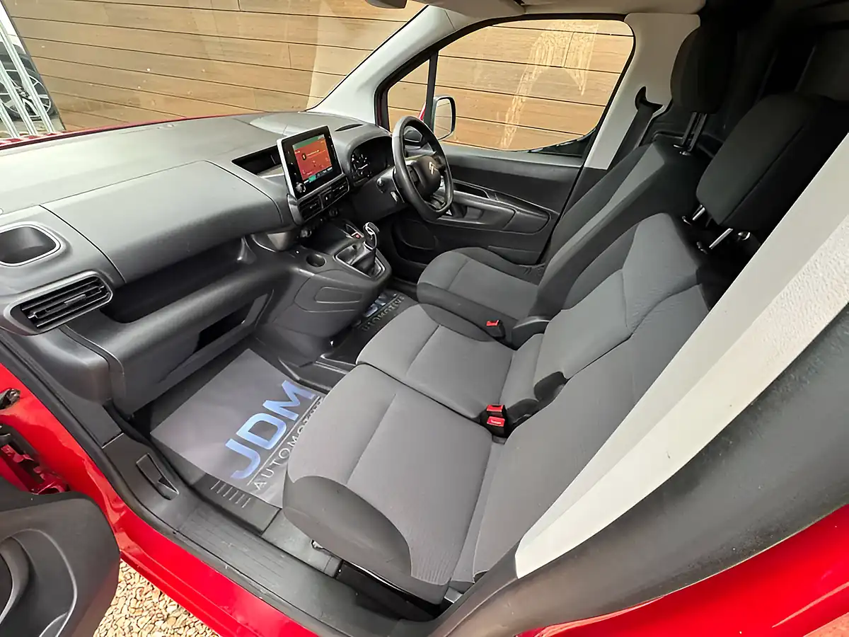 Used 2018 Citroen Berlingo 950 Enterprise Blue Red - Interior and Exterior details 20