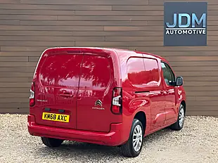 Used 2018 Citroen Berlingo 950 Enterprise Blue Red - Interior and Exterior details 3
