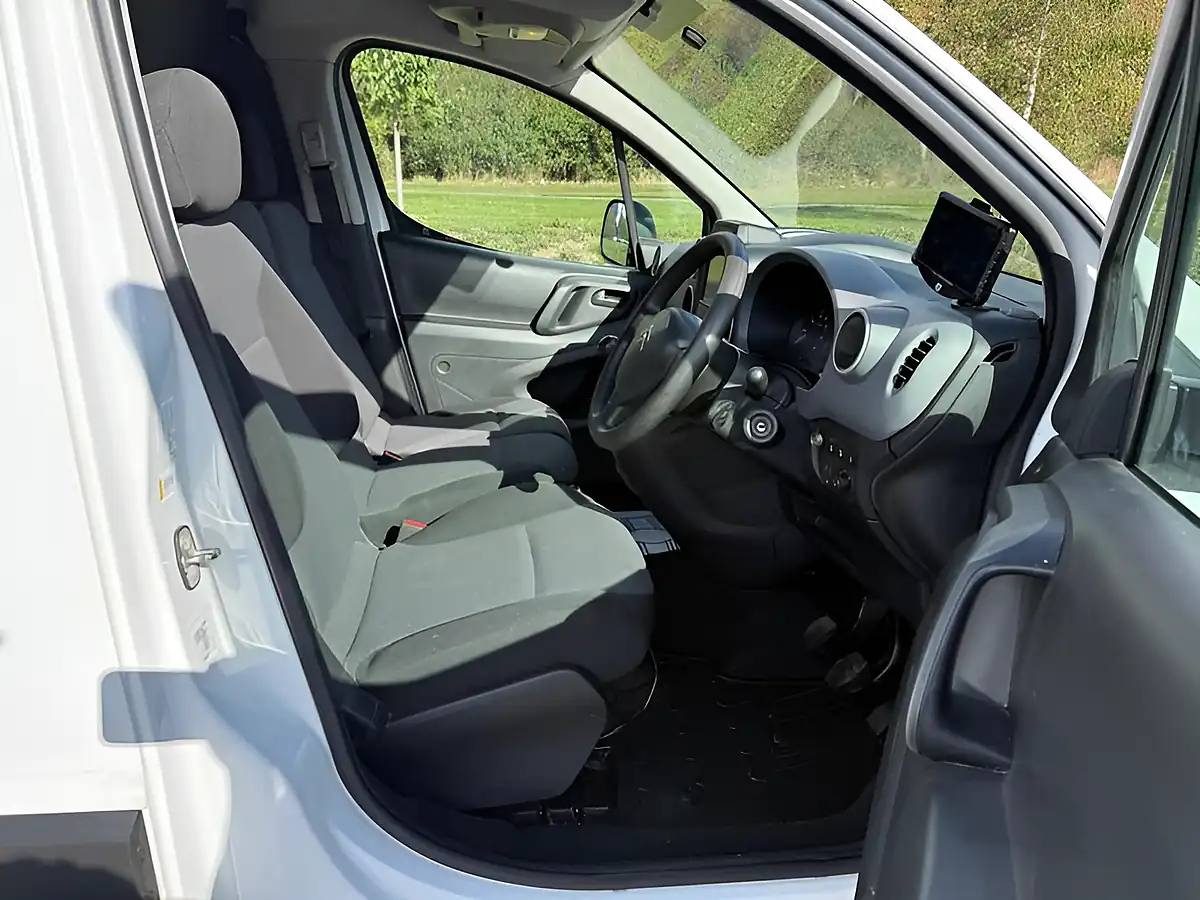 Used 2018 Citroen Berlingo Enterprise L1 White - Interior and Exterior details 13