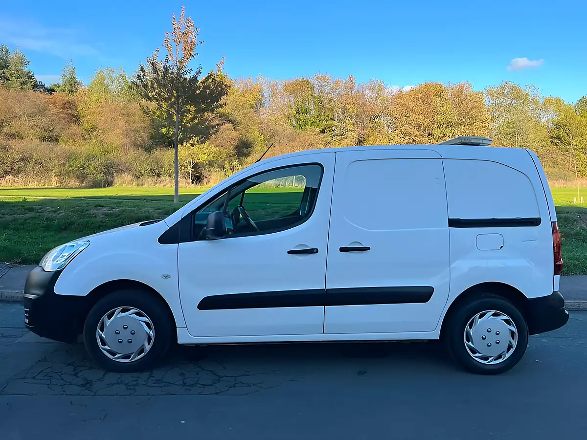 Used 2018 Citroen Berlingo Enterprise L1 White - Interior and Exterior details 4