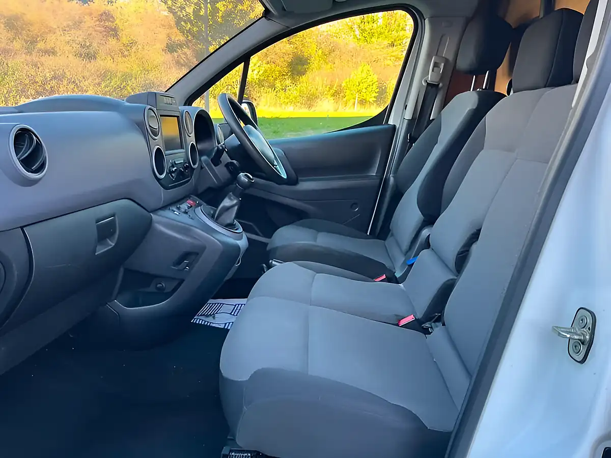 Used 2018 Citroen Berlingo Enterprise L1 White - Interior and Exterior details 6