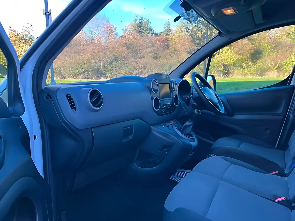 Used 2018 Citroen Berlingo Enterprise L1 White - Interior and Exterior details 8