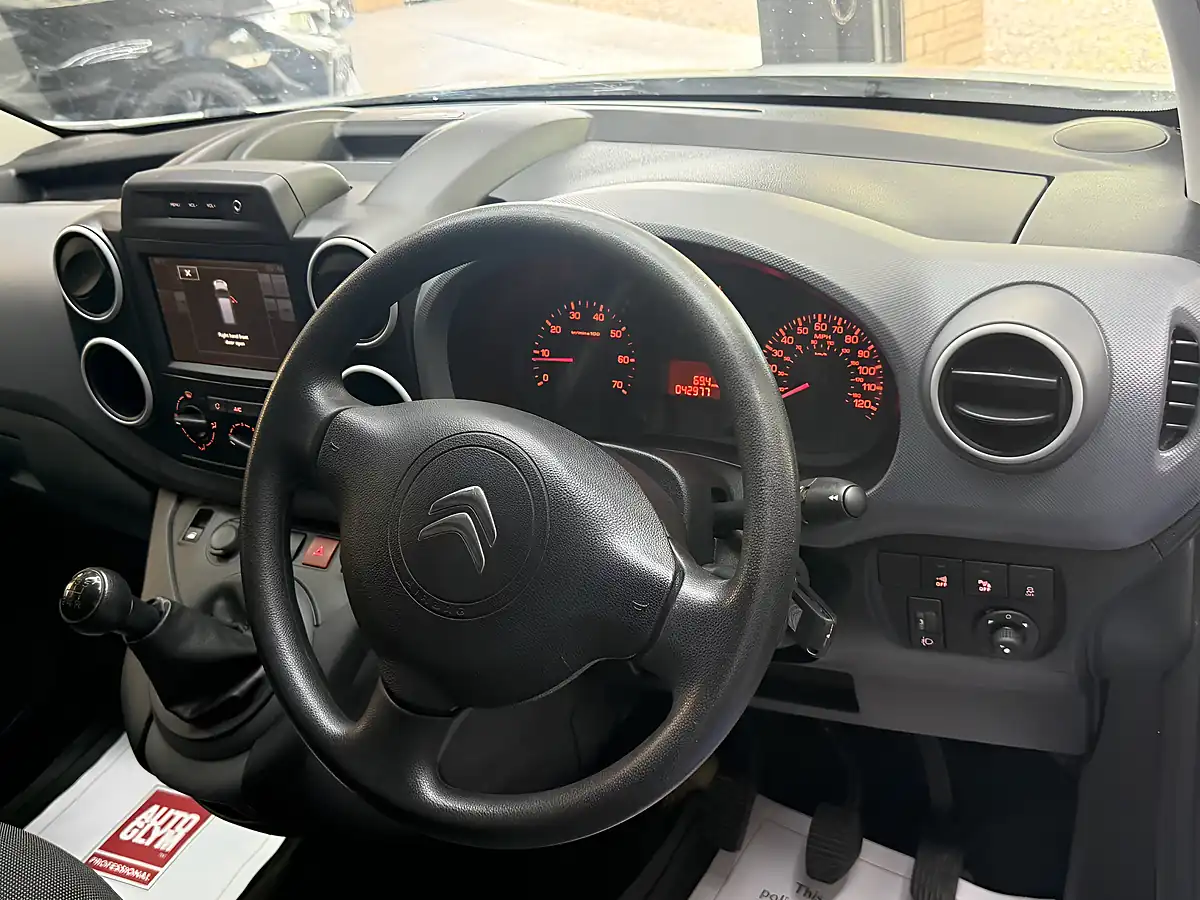Used 2018 Citroen Berlingo Enterprise White - Interior and Exterior details 14