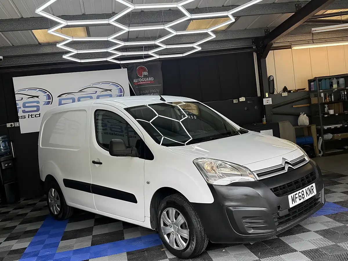 Used 2018 Citroen Berlingo Enterprise White - Interior and Exterior details 6