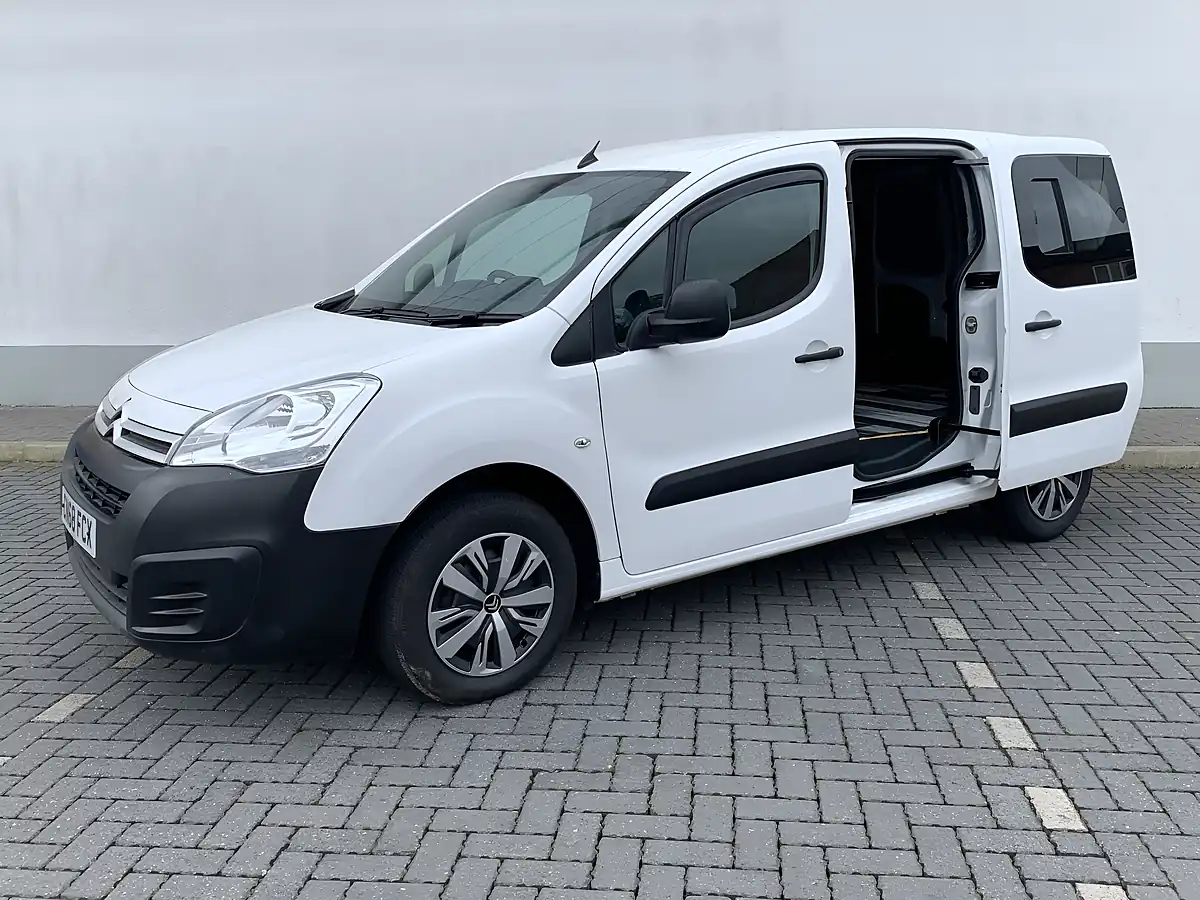 Used 2018 Citroen Berlingo Enterprise White - Interior and Exterior details 4
