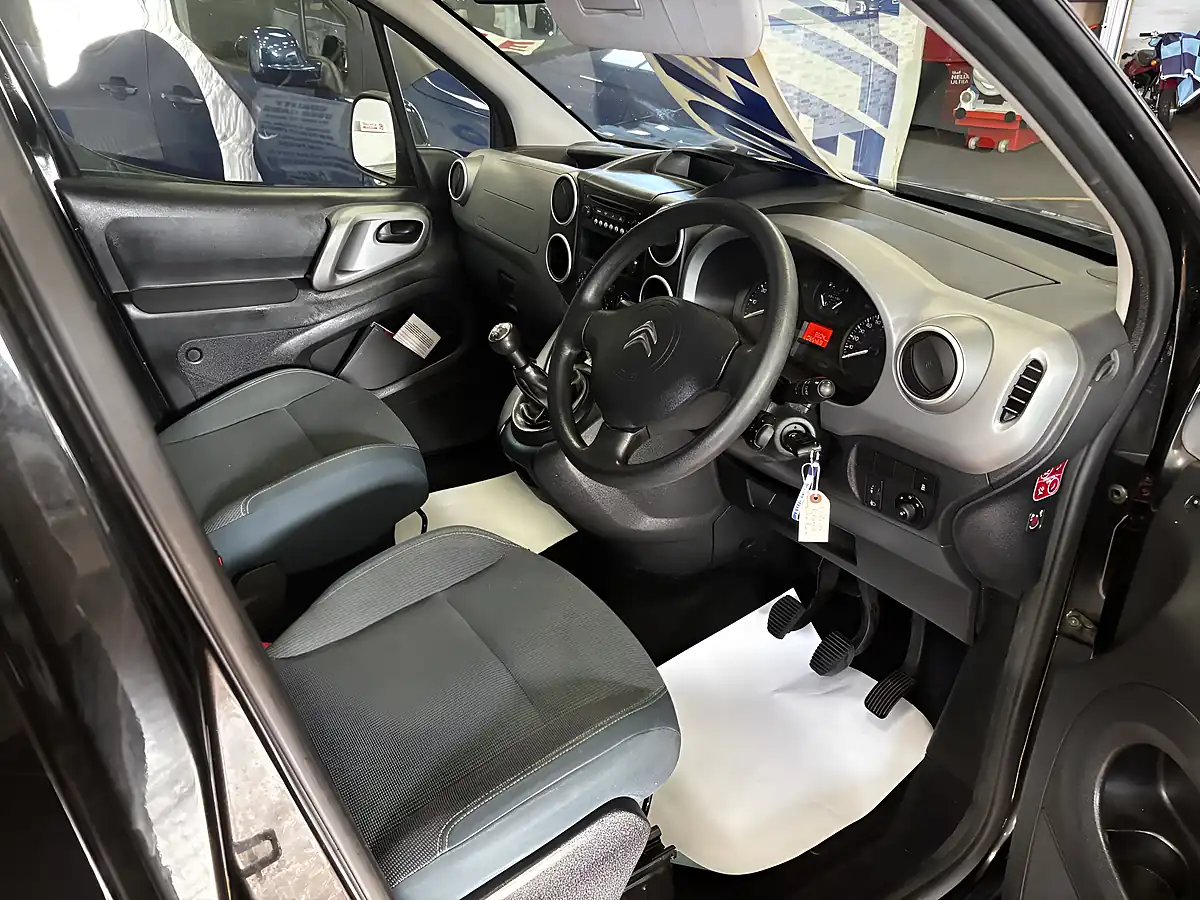 Used 2018 Citroen Berlingo Feel Black - Interior and Exterior details 10