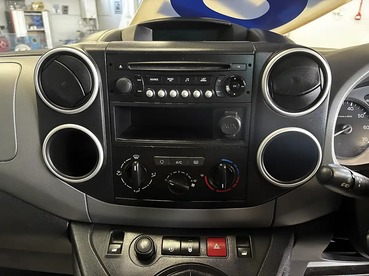 Used 2018 Citroen Berlingo Feel Black - Interior and Exterior details 12
