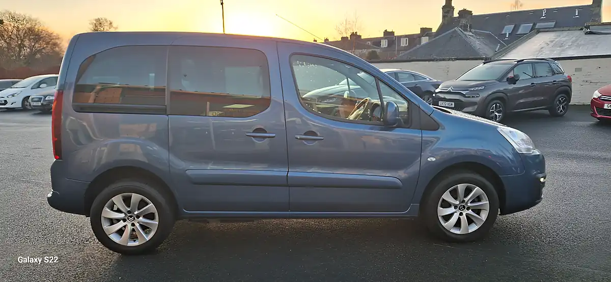 Used 2018 Citroen Berlingo Feel Multispace Blue - Interior and Exterior details 10