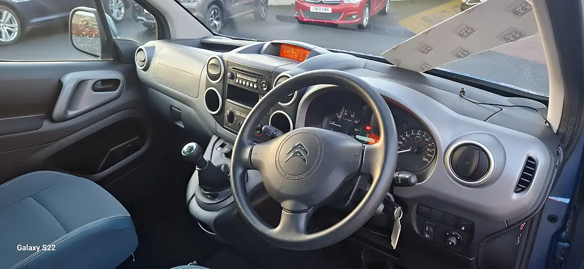 Used 2018 Citroen Berlingo Feel Multispace Blue - Interior and Exterior details 12