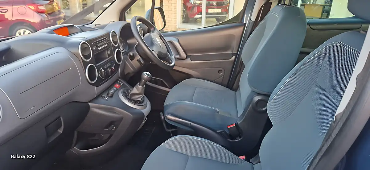 Used 2018 Citroen Berlingo Feel Multispace Blue - Interior and Exterior details 14
