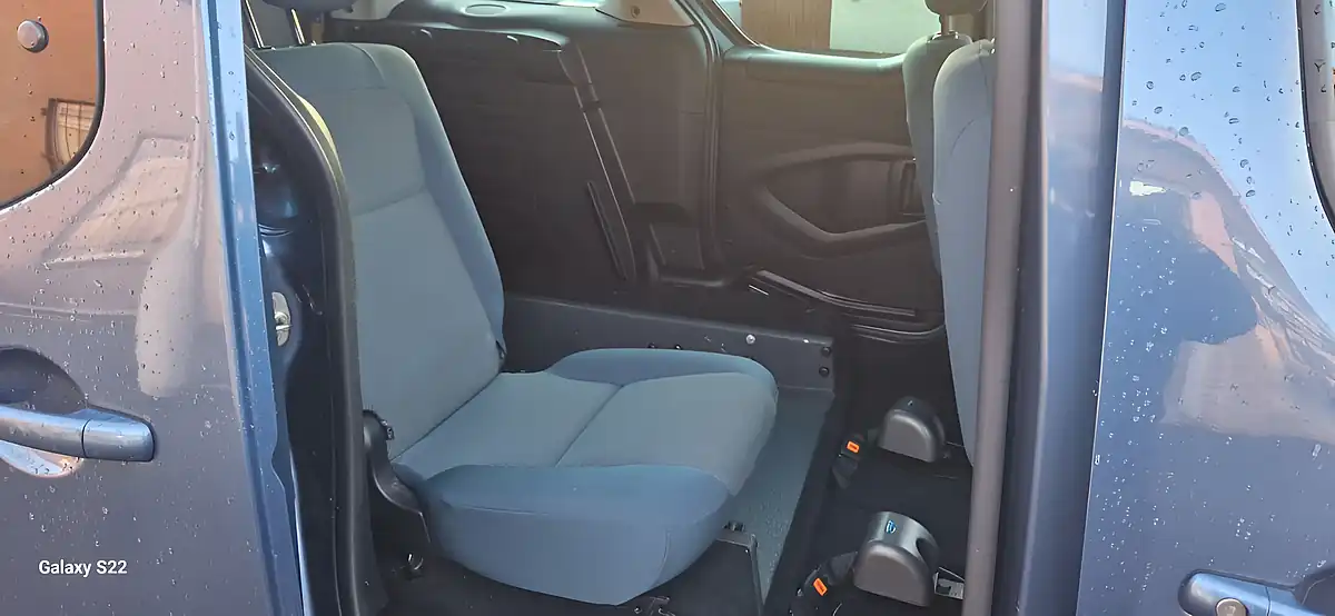 Used 2018 Citroen Berlingo Feel Multispace Blue - Interior and Exterior details 15