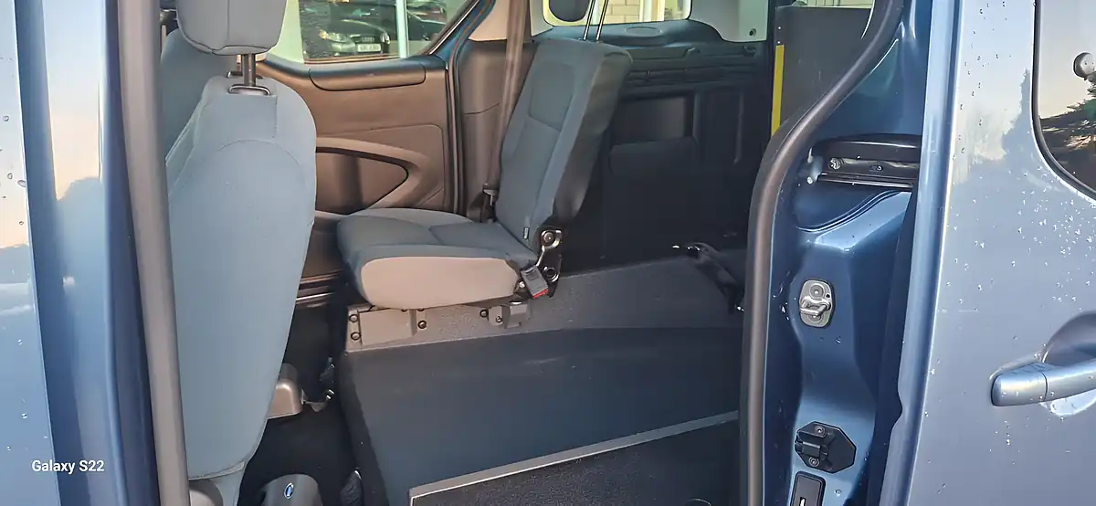 Used 2018 Citroen Berlingo Feel Multispace Blue - Interior and Exterior details 16