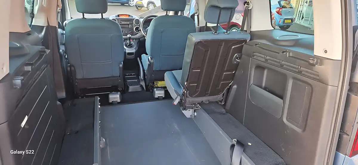 Used 2018 Citroen Berlingo Feel Multispace Blue - Interior and Exterior details 17