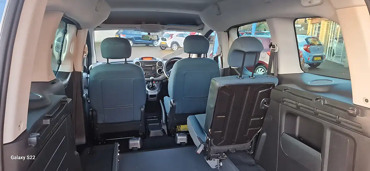 Used 2018 Citroen Berlingo Feel Multispace Blue - Interior and Exterior details 18