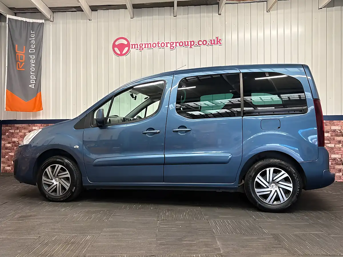 Used 2018 Citroen Berlingo Feel Multispace Blue - Interior and Exterior details 10